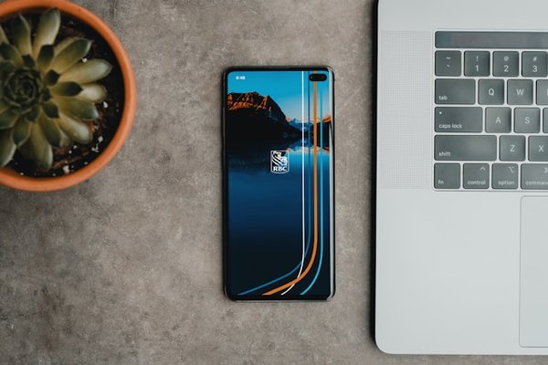 Comment utiliser la fonctionnalité de stéréo inversée sur un OnePlus 8T?